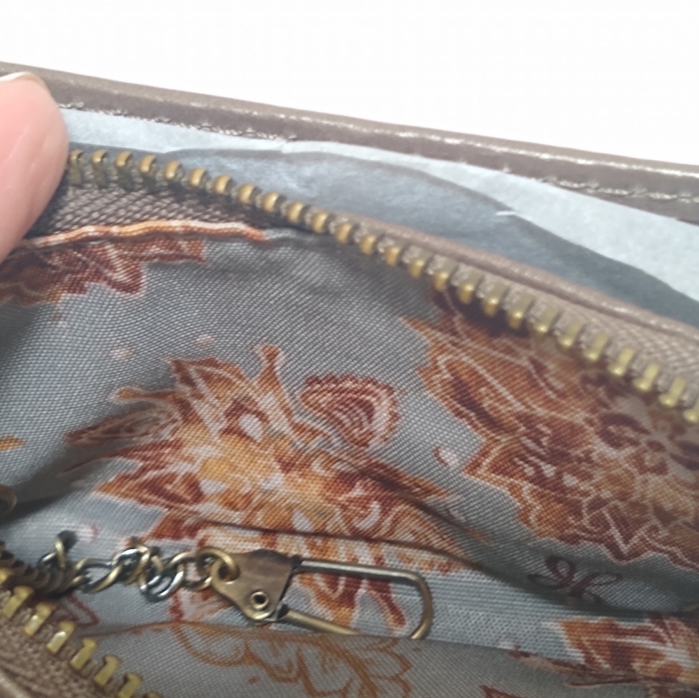 HOBO Dart Card and Coin Leather Wallet - Picture 8 of 12